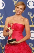 Toni Collette mejor actriz protagónica en una serie de comedia por "United States of Tara"